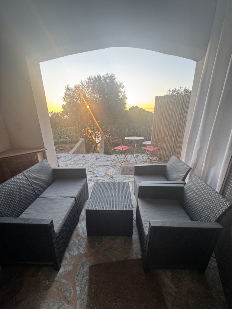 Terrasse devant chambre parentale avec vue sur la mer à Tarco