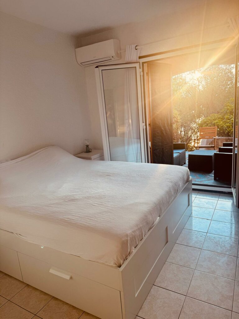 Chambre parentale de la Villa Sognu di Mare à Tarco