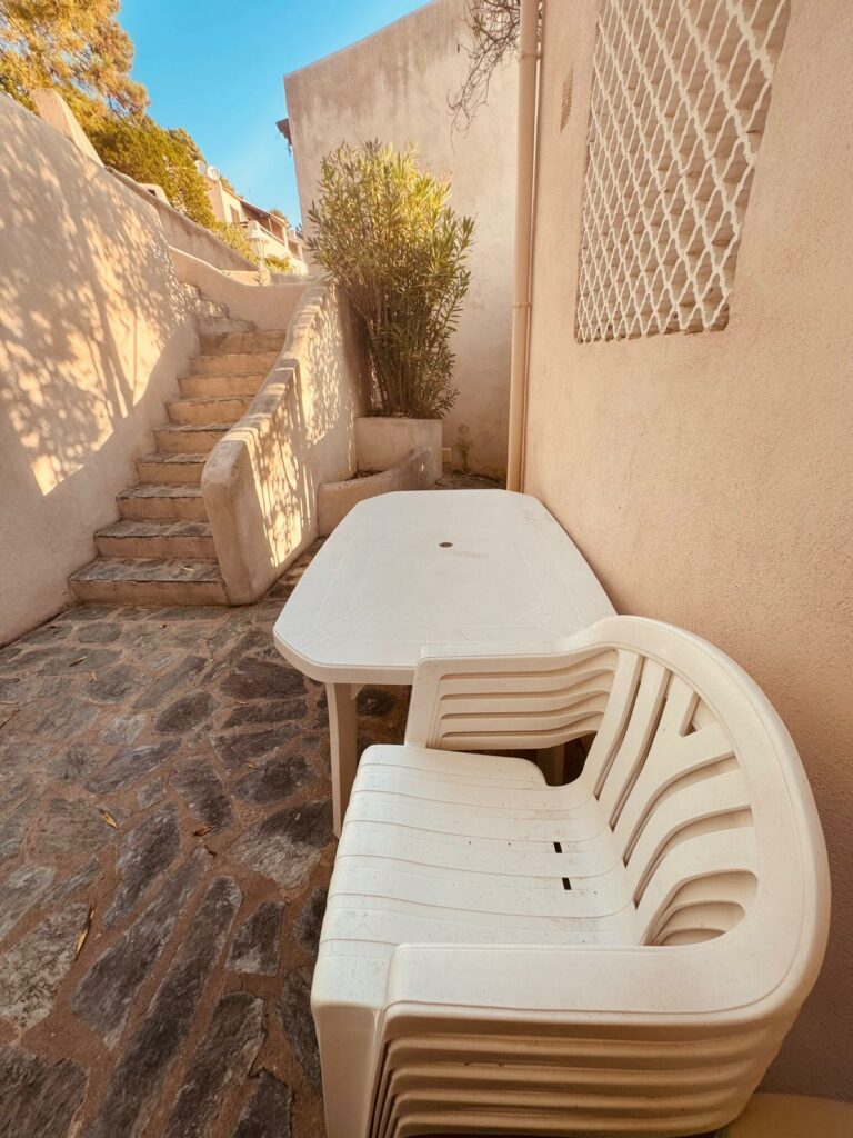 Terrasse couverte avec barbecue