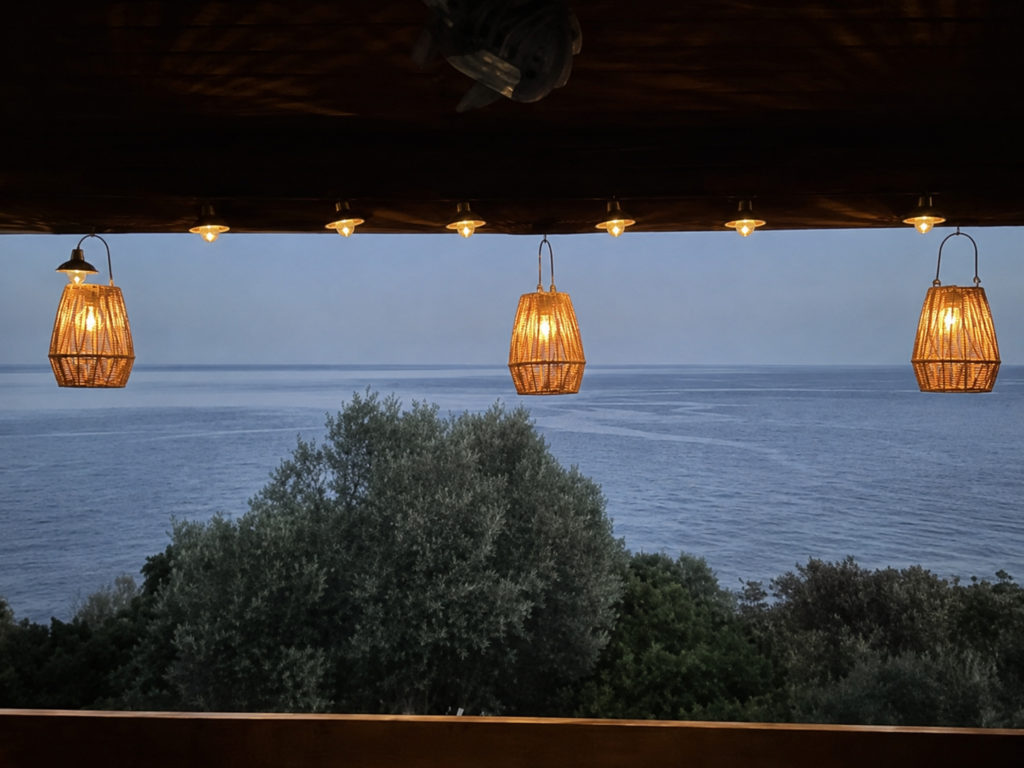 Vue sur la Méditerranée depuis la terrasse de la Villa Sognu di Mare